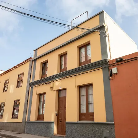 Casa Del Siglo Xx Reformada En La Laguna * La Laguna (Tenerife)