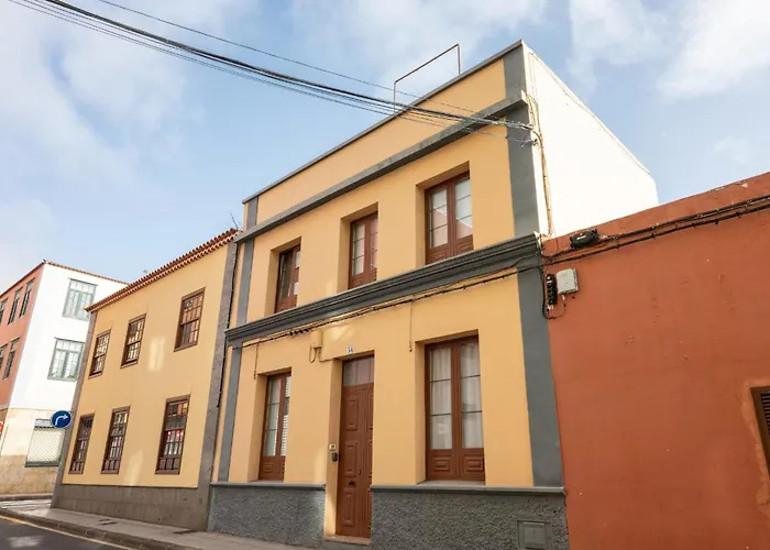 Casa Del Siglo Xx Reformada En * La Laguna (Tenerife)