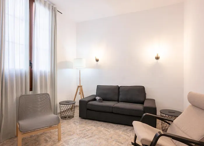 Casa Del Siglo Xx Reformada En * La Laguna (Tenerife)